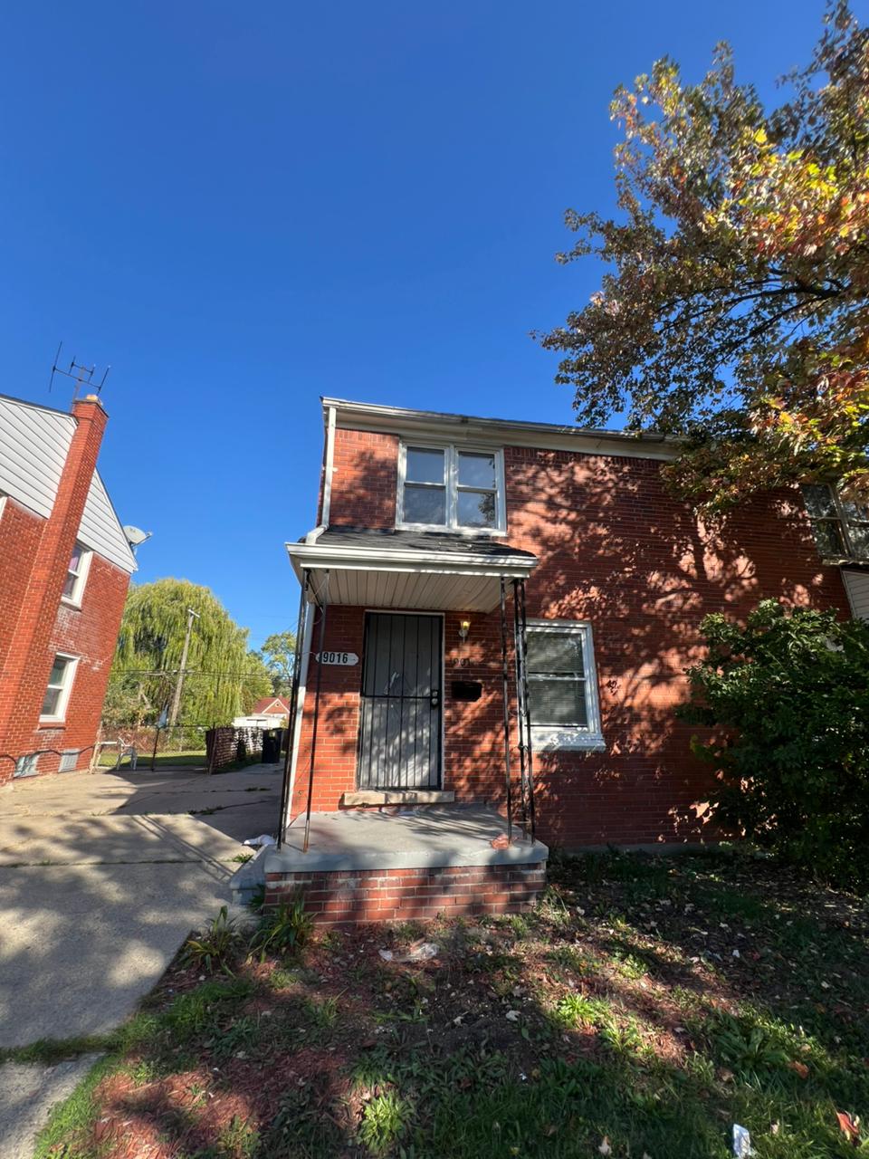 9016 Evergreen Road